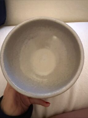 Minimalist Ceramic Bowl in Light Gray - Unbranded